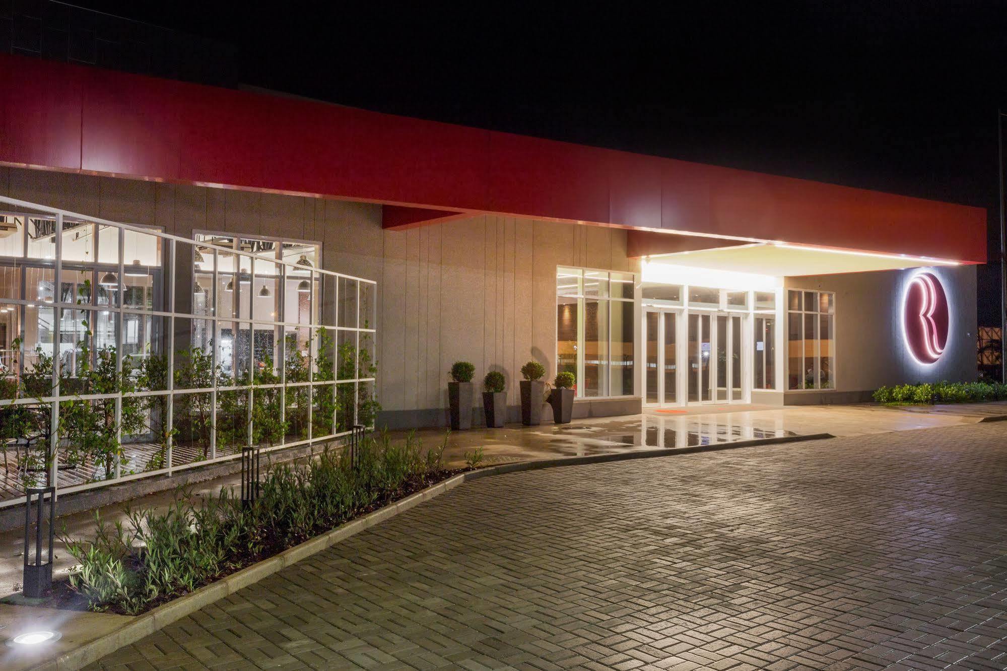 Готель Ramada Campinas Viracopos Екстер'єр фото